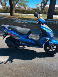 Scooter Adly GTA50 bleu