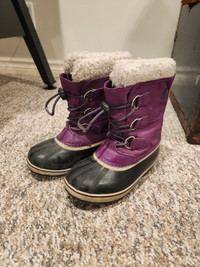 GUC Sz 1 (fit like 13) Sorel Yoot Pac purple winter boots