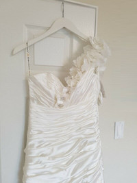 WEDDING DRESS "ADORAE ROSE", (Size 6) --- NEW,UNWORN --- $300 !!