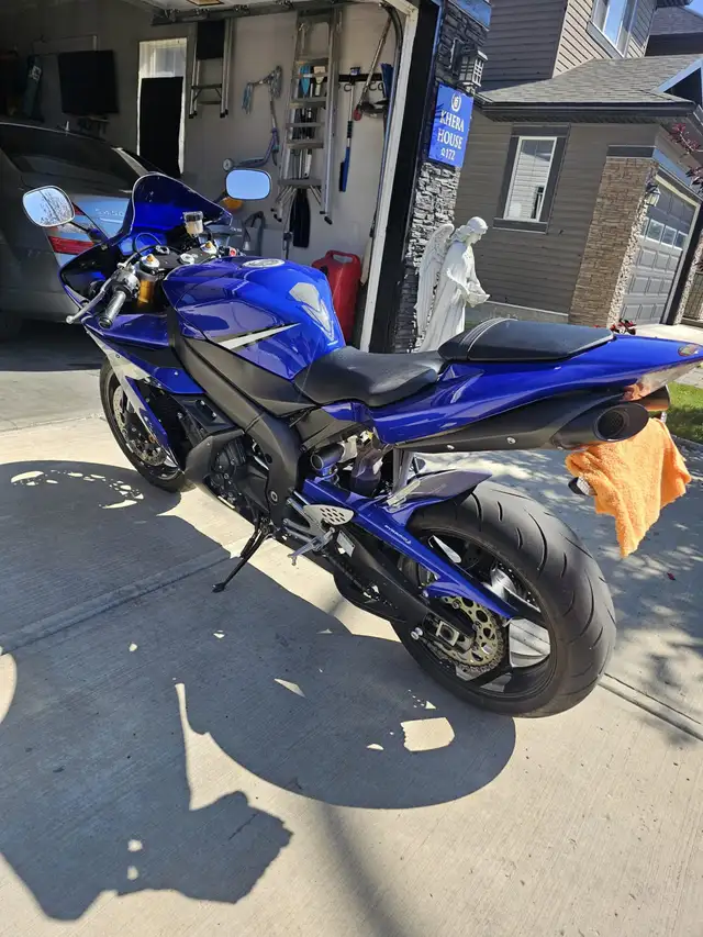 2007 Yahama R1 in Sport Bikes in Calgary - Image 2
