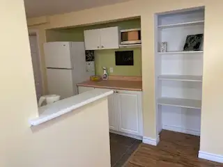 Well-kept apartment, walk-distance to MUN, living area, open kitchen, 2 good size bedrooms, 1 bathro...