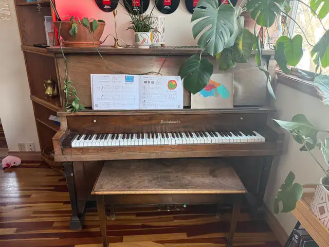FREE PIANO  in Pianos & Keyboards in Calgary - Image 2