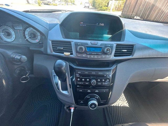 Sale: honda odyssey- 8 seater family van in Cars & Trucks in Lethbridge - Image 4