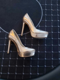 Chinese Laundry gold heels