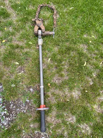RIDGID soil pipe cutter Model 246 - designed for cast iron or clay pipe - utilizes a ratcheting chai...