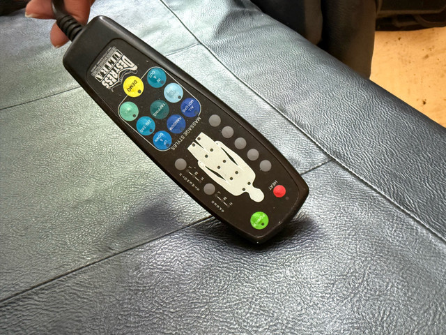 Massage Chair for Sale – Gently Used, Great Condition dans Santé et besoins spéciaux  à Ville de Montréal - Image 3