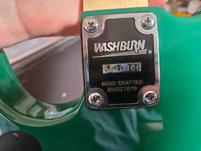 extreme green Washburn N1 electric guitar  in Guitars in Mississauga / Peel Region - Image 4