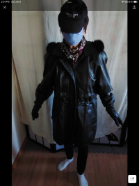 Leather - 3/4 Length - Medium - Detachable Hood with Fur Trim