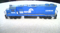 HO MODEL TRAIN DIESEL "GEEP" LOCOMOTIVE: CONRAIL