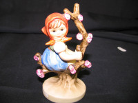 PORCELAINE HUMMEL APPLE TREE GIRL GOEBEL WEST GERMANY