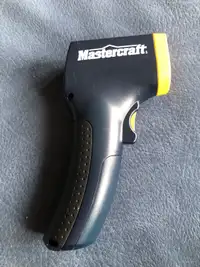 Mastercraft infrared thermometer with battery 