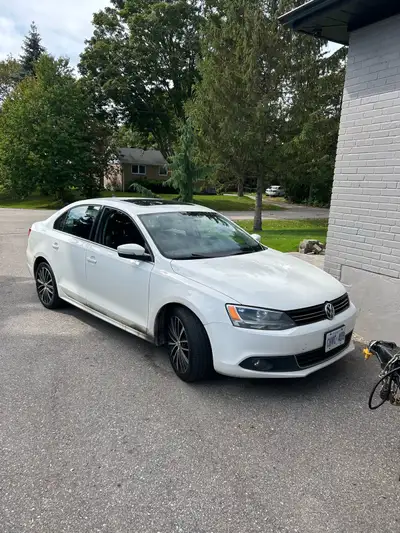 Summer tires / winter tires Has sunroof air air-conditioning works well weather tech mats factor blu...