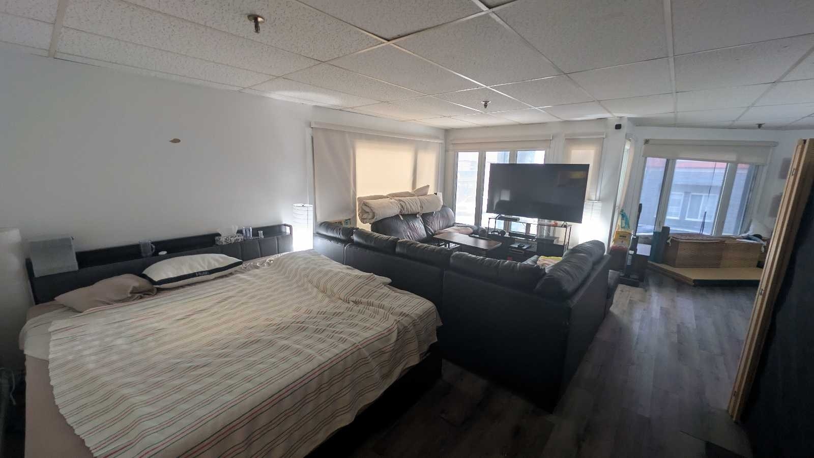 Grand appartement de 1 000 pi², Électricité et Électro inclus — photo 2