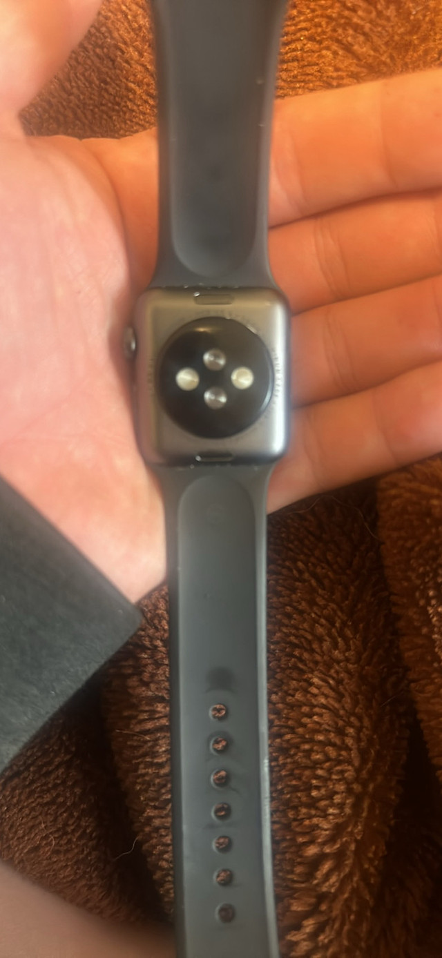 Series 3 apple watch in Cell Phone Accessories in Kawartha Lakes