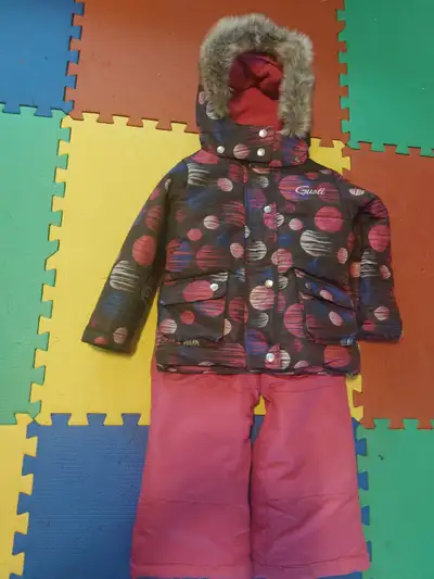 Girl Gusti snow suit size 4, View more