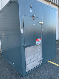 WALK IN COOLER 8/FT X 8/FT X 9/FT TALL