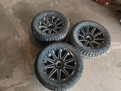 Set of 3 Wheels Fuel Contra I have the cap covers, just not shown in the picture. 6x139.7 Bolt Patte...