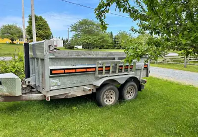 6x12 galvanized works well manufactured in 2019 brand Shaw two axles