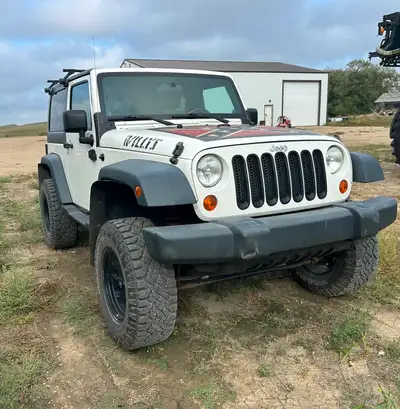 2008 keep Wrangler. White, grey interior