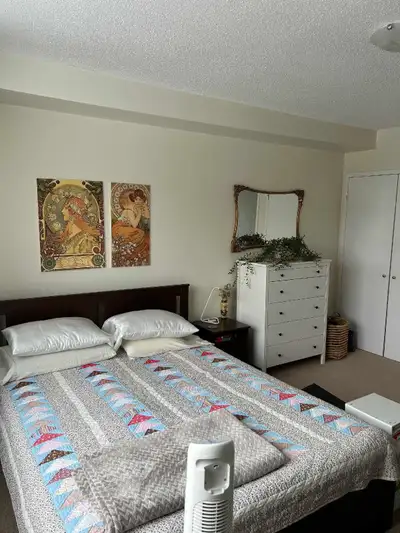 Room for rent at 64 Fairfax Dr. Located on 2nd floor. Bright apartment with shared living room, kitc...