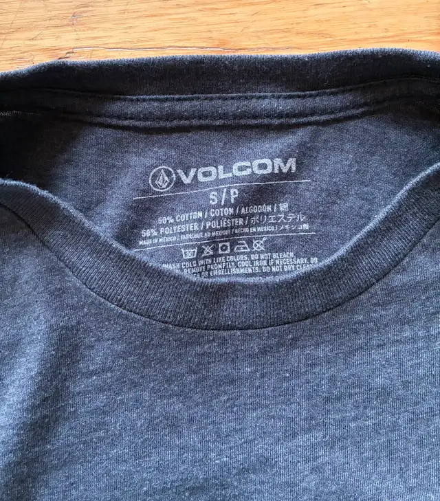 Men’s Small 1/4 zip and t-shirt 2/$20, in new condition in Men's in Charlottetown - Image 4