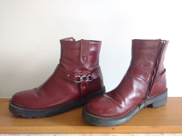 bottes femme pointure 9 boots woman dans Femmes - Chaussures  à Ville de Montréal - Image 2