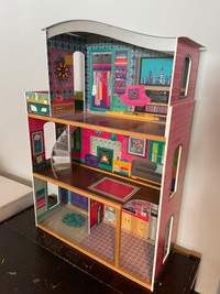 Maison Barbie | Achetez ou vendez des jeux et jouets dans Grand Montréal |  Petites annonces de Kijiji