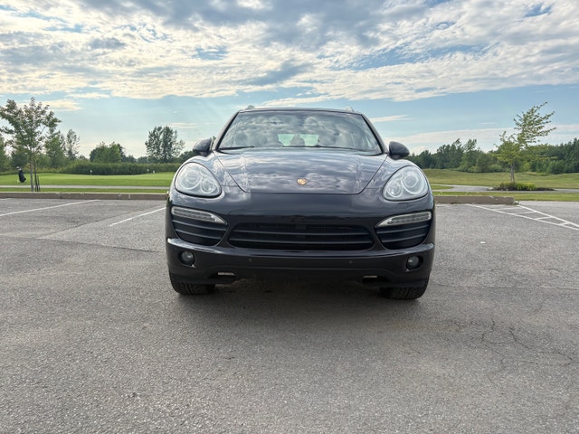 2011 Porsche Cayenne S V8 — Loaded — No Rust — photo 2