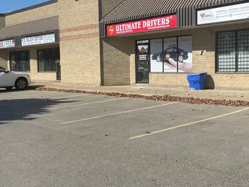 Unit for lease 1000 sqft office space furnished + 1000 sqft for warehousing with racking available o...