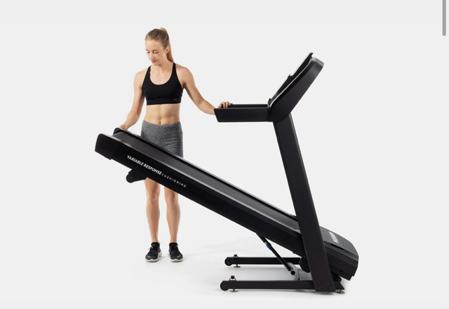 T101 Treadmill URGENT SALE in Exercise Equipment in City of Toronto - Image 3