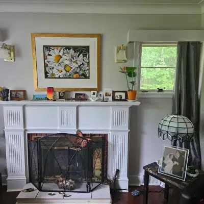 This is a large 3 bedroom bungalow shared with the female homeowner and one other female. All utilit...