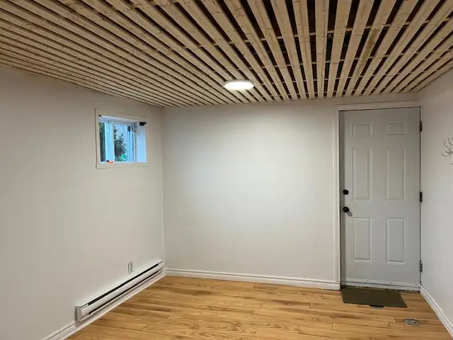 charpentiers-menuisier / homme à tout faire (carpenter/handymen) in Renovations, General Contracting & Handyman in City of Montréal - Image 6