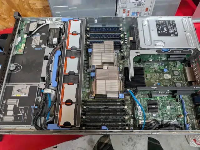 Dell PowerEdge R710 in Servers in Gatineau - Image 4