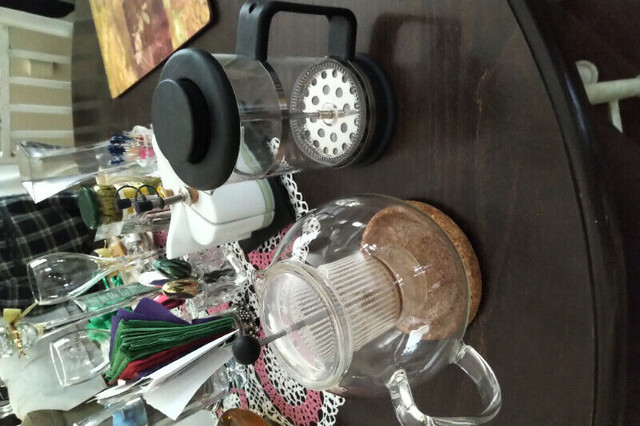 french press almost new) good for coffee or tea 6 cups  in Coffee Makers in Lethbridge