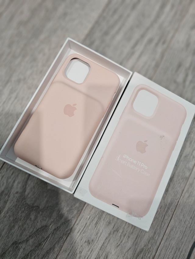 [Used] iPhone 11 Pro Smart Battery Case - PINK SAND in Cell Phone Accessories in City of Toronto
