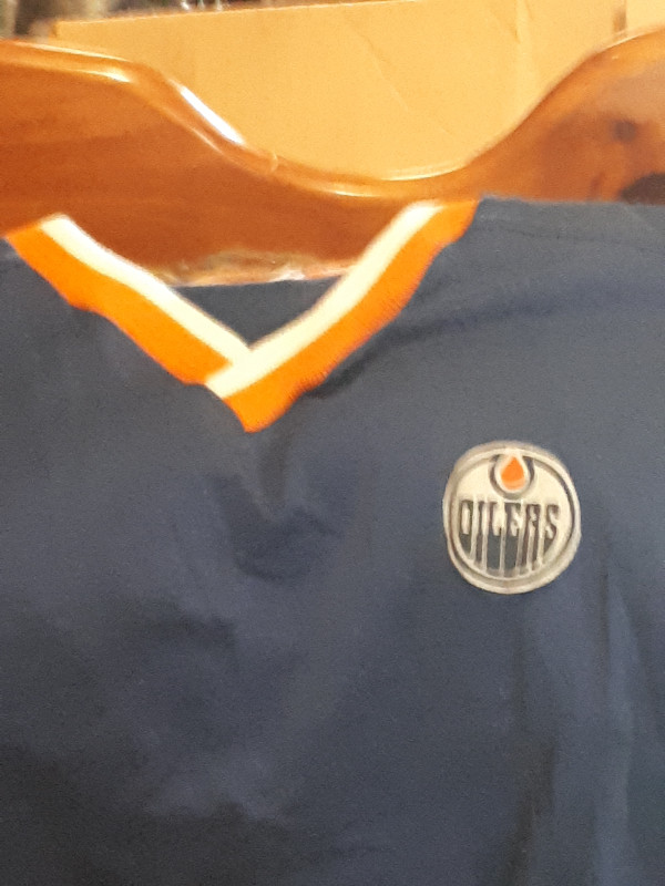 Men's Edmonton Oilers Official NHL Jersey in Men's in Chatham-Kent - Image 2