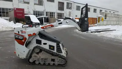 MT100 Track Loader with buckets and forks Always serviced by Bobcat 335 hours $33,000 plus HST