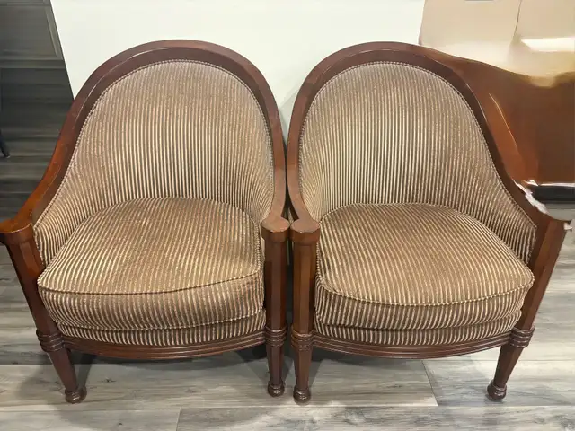Accent Chairs in Chairs & Recliners in Mississauga / Peel Region - Image 3