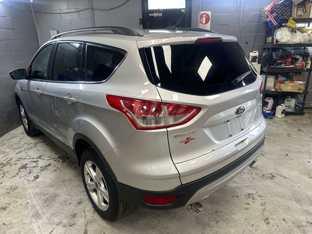 Ford escape 4WD SE 2014 dans Autos et camions  à Ville de Montréal - Image 3