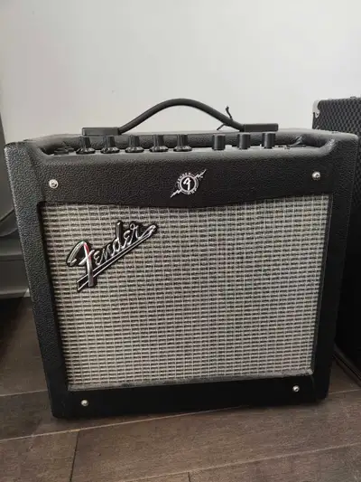 Ou peut échanger contre amplificateur de guitare ou basse de taille plus petite. Échange de même val...
