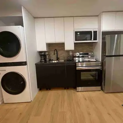 1 ROOM FOR RENT AVAILABLE NOW