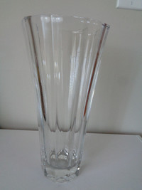Vase en verre solide