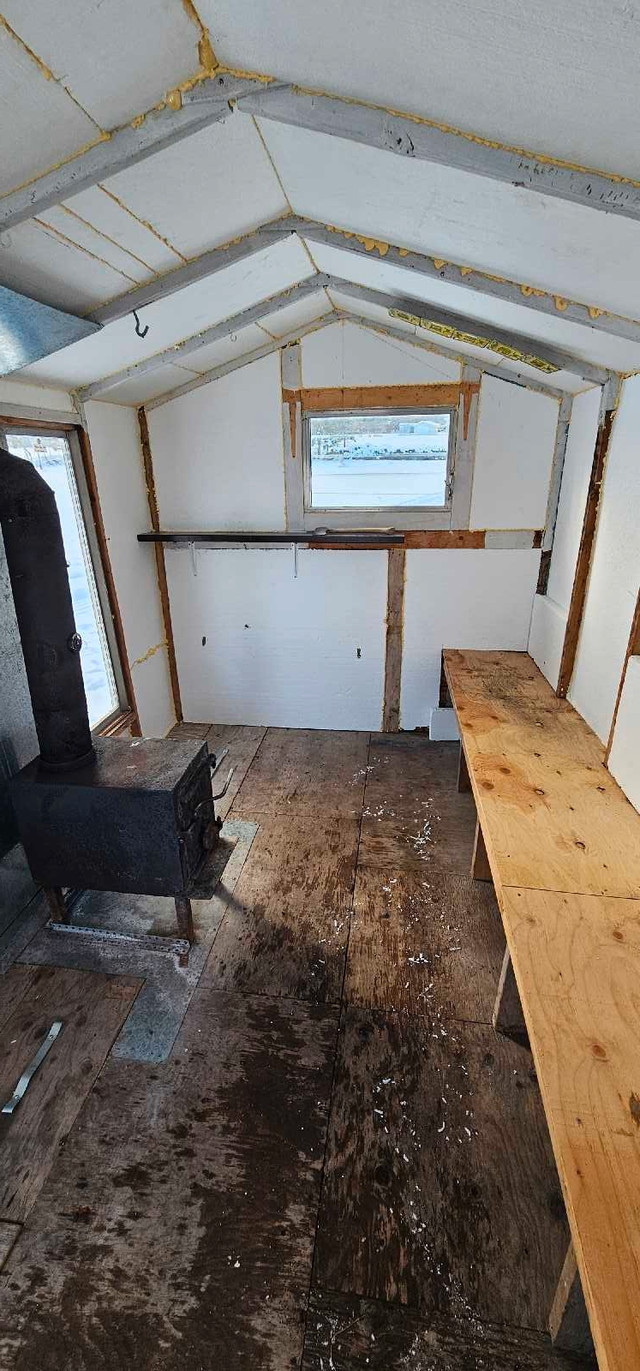 Ice Shack in Fishing, Camping & Outdoors in Winnipeg