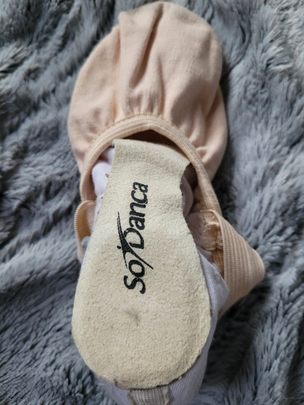 So Danca Pink stretch canvas split sole ballet slippers in Kids & Youth in Dartmouth - Image 3