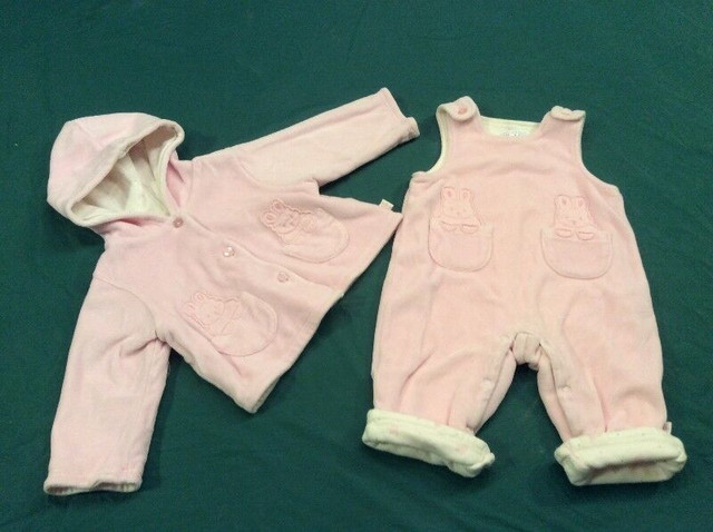Girls 2 piece outfit, size 3-6 months in Clothing - 3-6 Months in Moncton