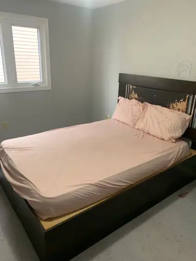 Two beautiful spacious rooms for rent individually. Shared kitchen ! Closed to all the amenities i.e...