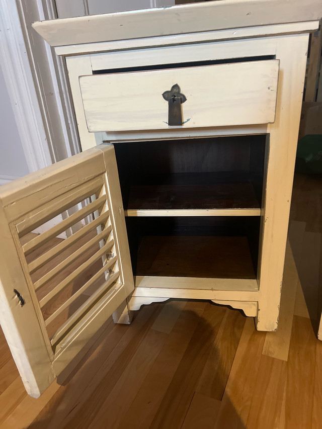 Tables de Chevet dans Commodes et armoires  à Ville de Québec - Image 2