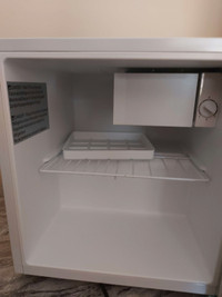 Galanz 1.7 Cu.ft. white Mini fridge