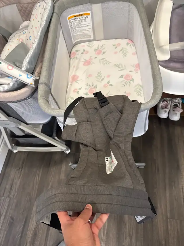 ergo baby baby carrier in Strollers, Carriers & Car Seats in Hamilton - Image 3