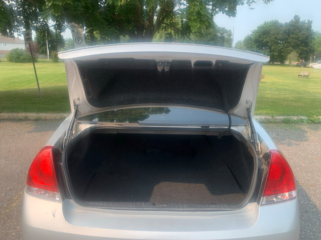 2010 Chevrolet Impala LS in Cars & Trucks in Ottawa